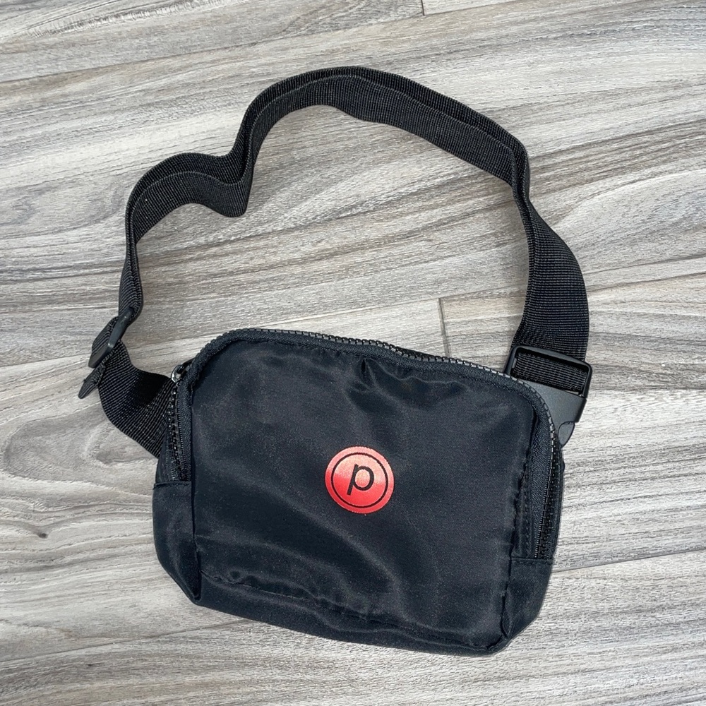 •NWOT• Circle P Fanny Pack